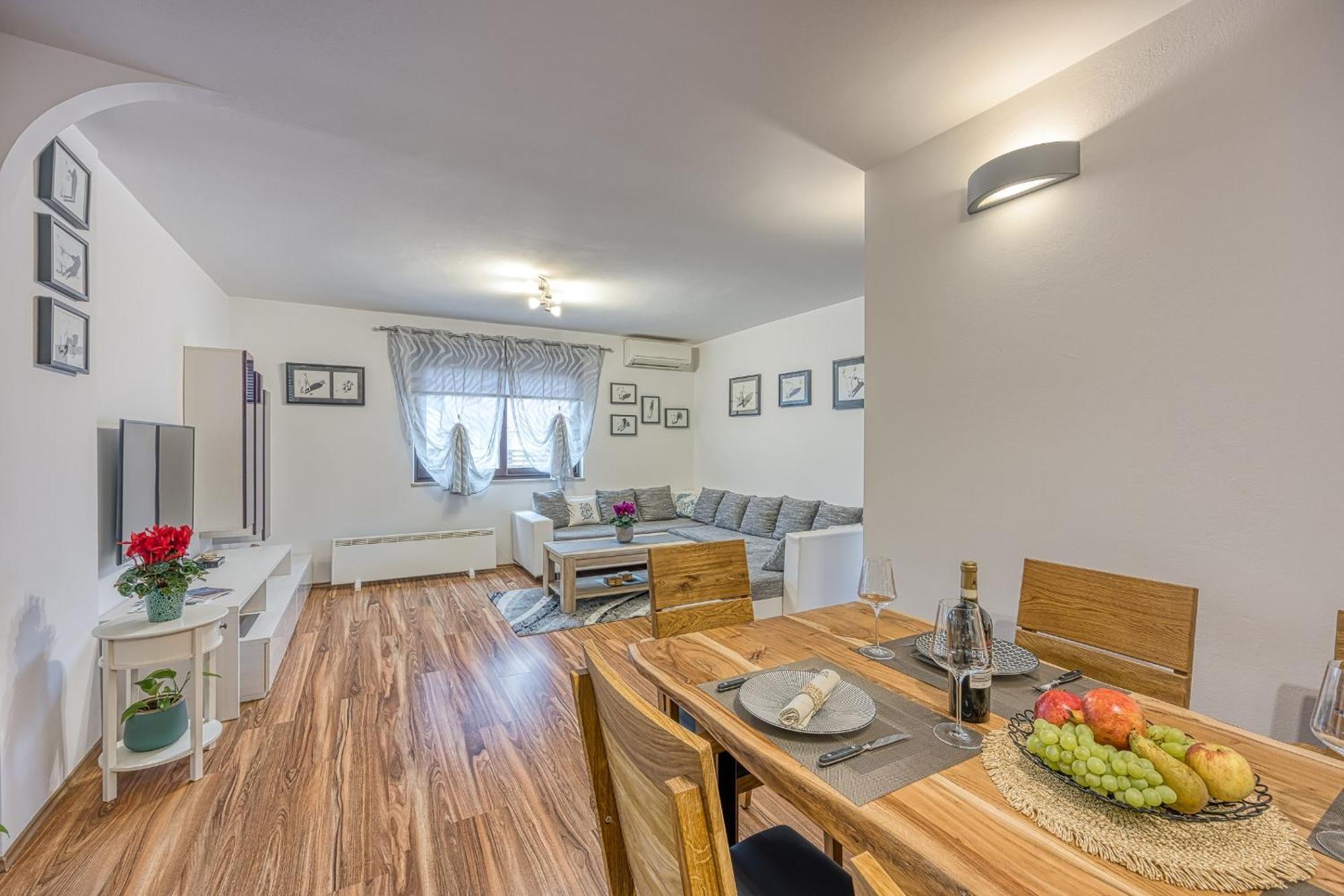 Apartments Suki Rovinj Luaran gambar