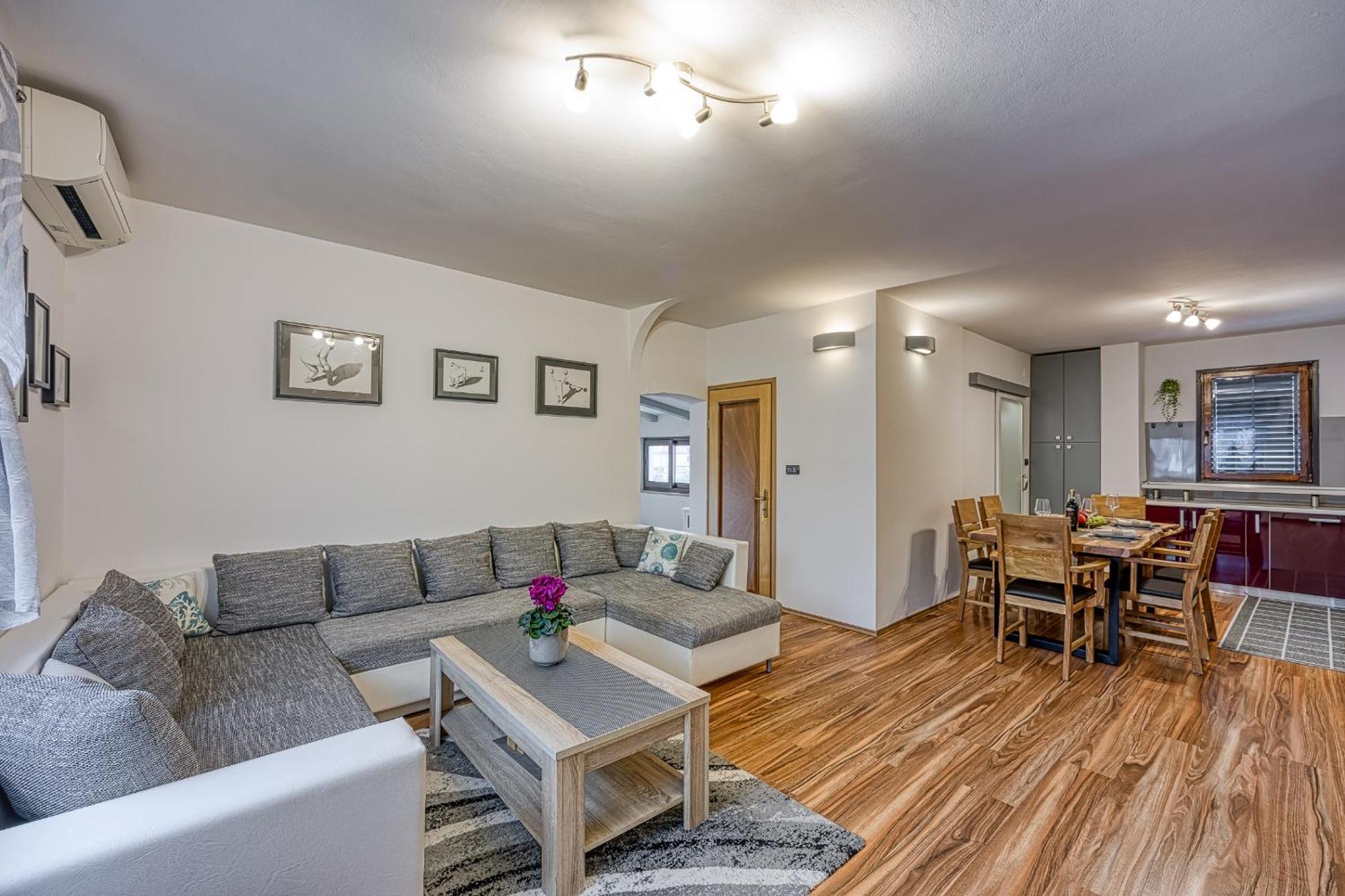 Apartments Suki Rovinj Luaran gambar
